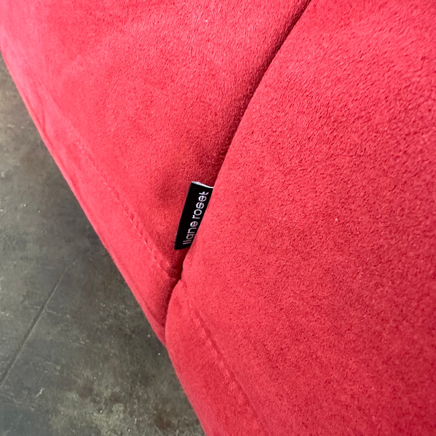 Ligne Roset Togo 2-zit in Goya Red