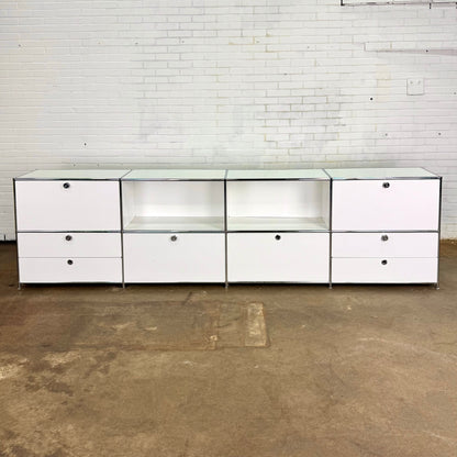 Wit metalen design dressoir