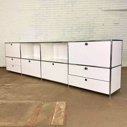 Wit metalen design dressoir