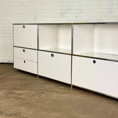 Wit metalen design dressoir