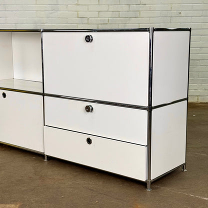 Wit metalen design dressoir