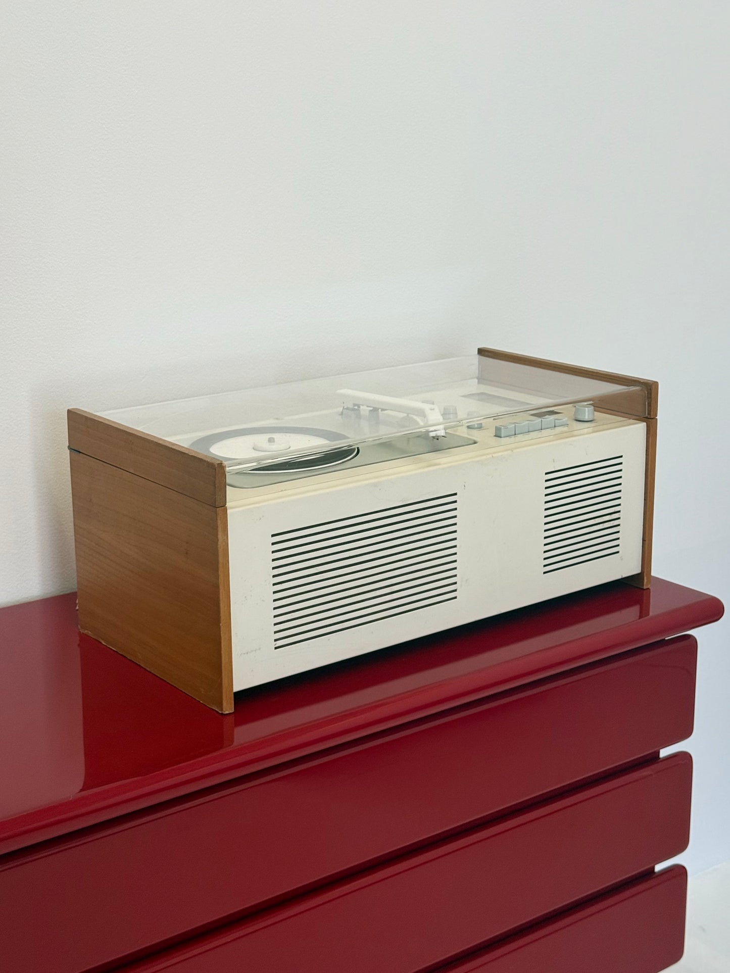 Braun SK6 Radio en Platenspeler door Dieter Rams en Hans Gugelot