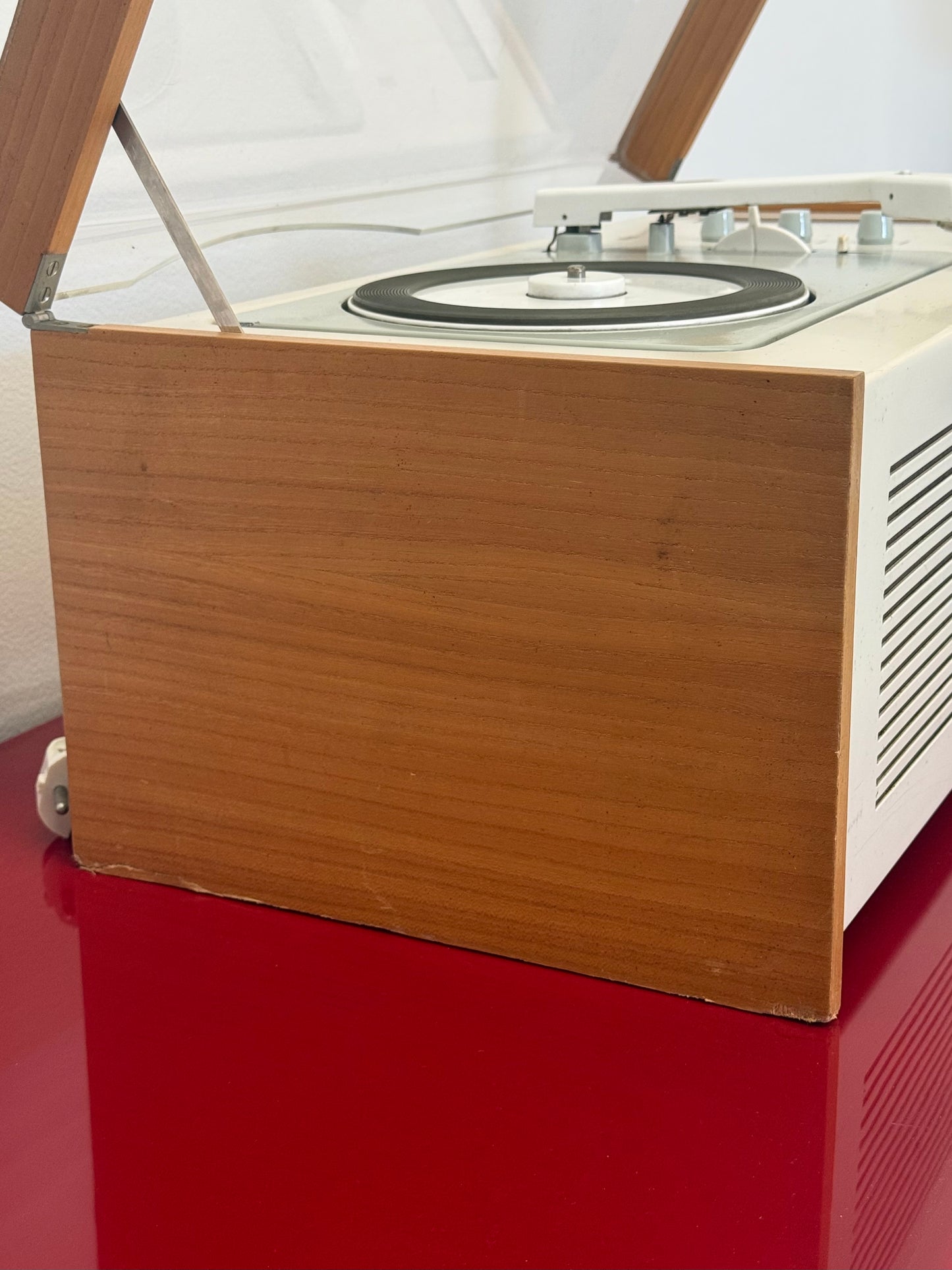 Braun SK6 Radio en Platenspeler door Dieter Rams en Hans Gugelot