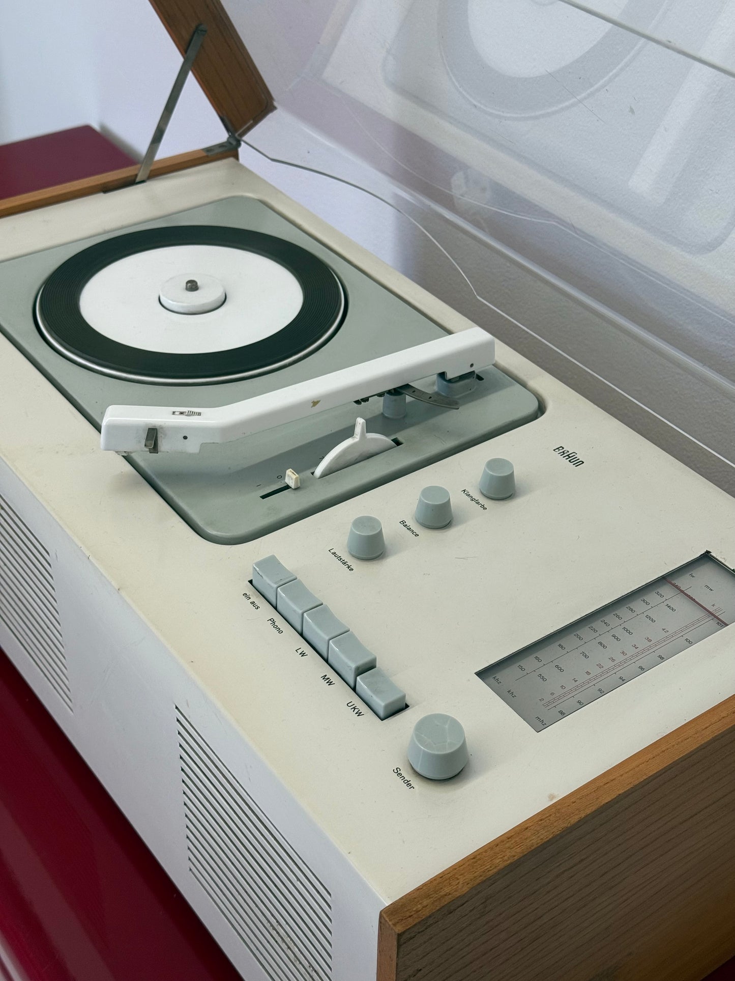 Braun SK6 Radio en Platenspeler door Dieter Rams en Hans Gugelot