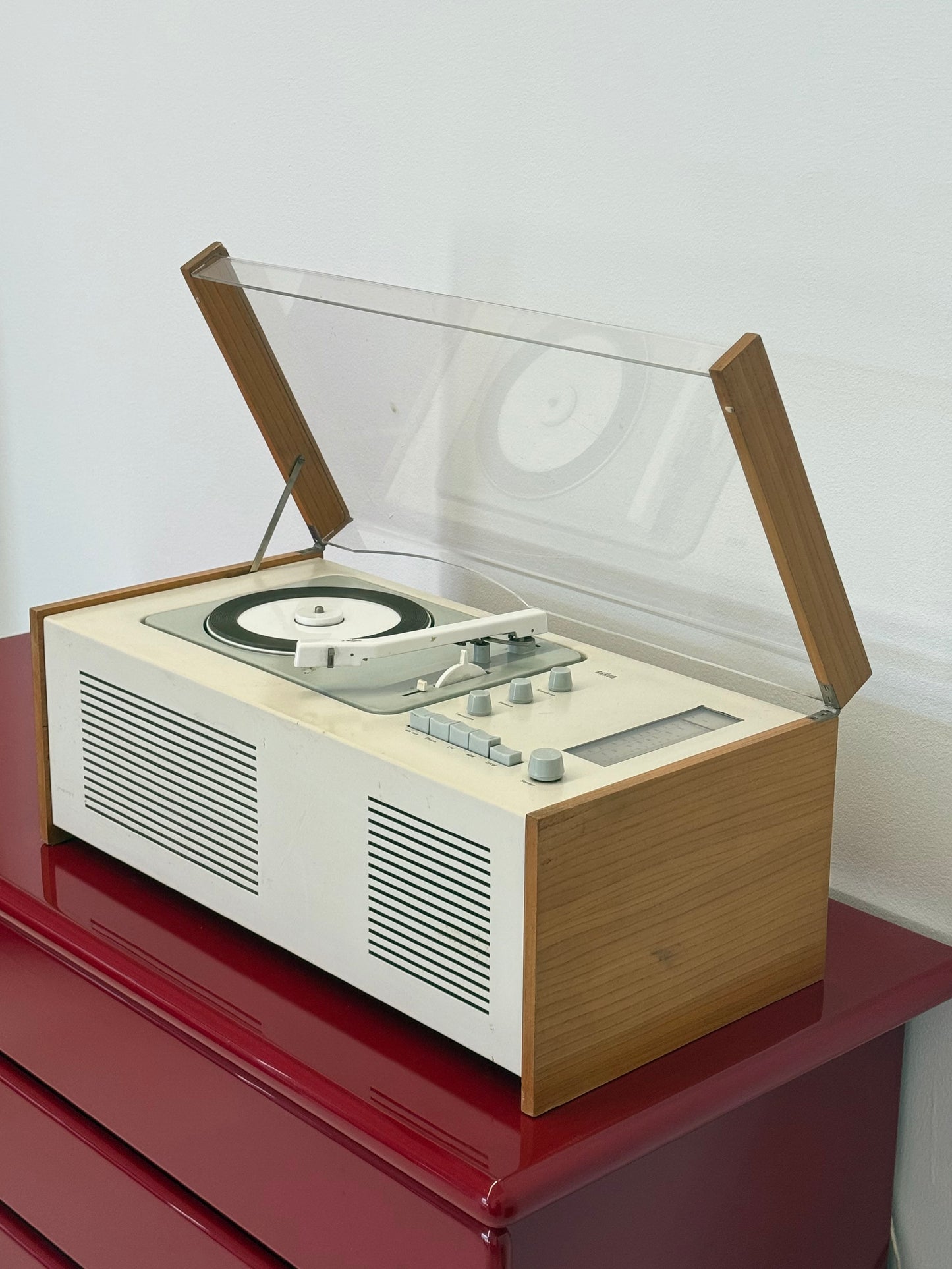 Braun SK6 Radio en Platenspeler door Dieter Rams en Hans Gugelot