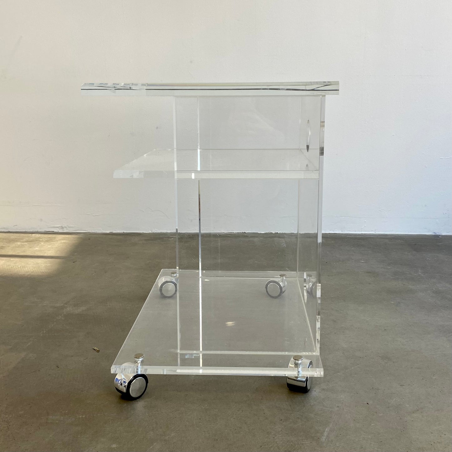 plexiglas-trolley-tv-platenspeler-meubel