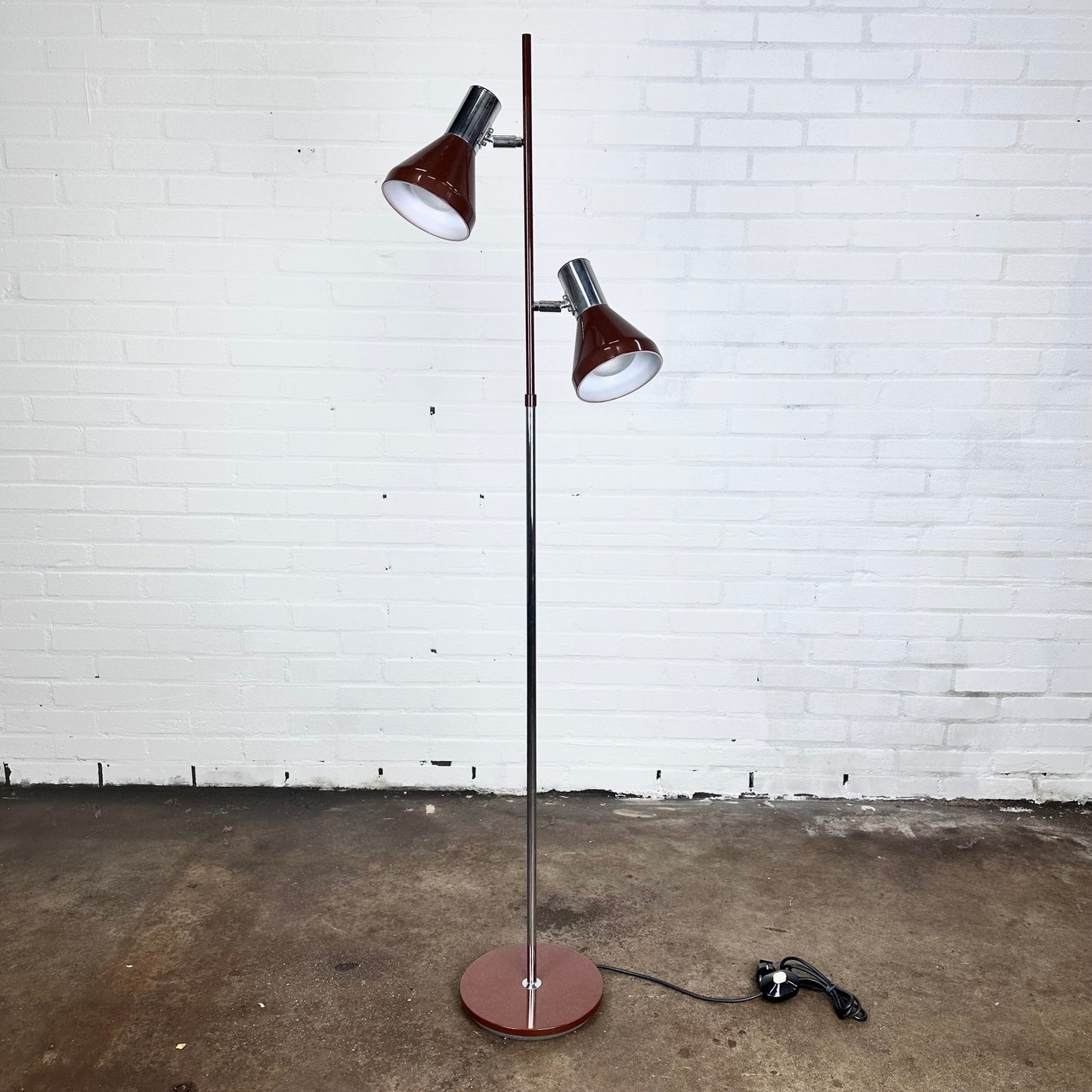 chocolate-brown-dbgm-floorlamp-vintage