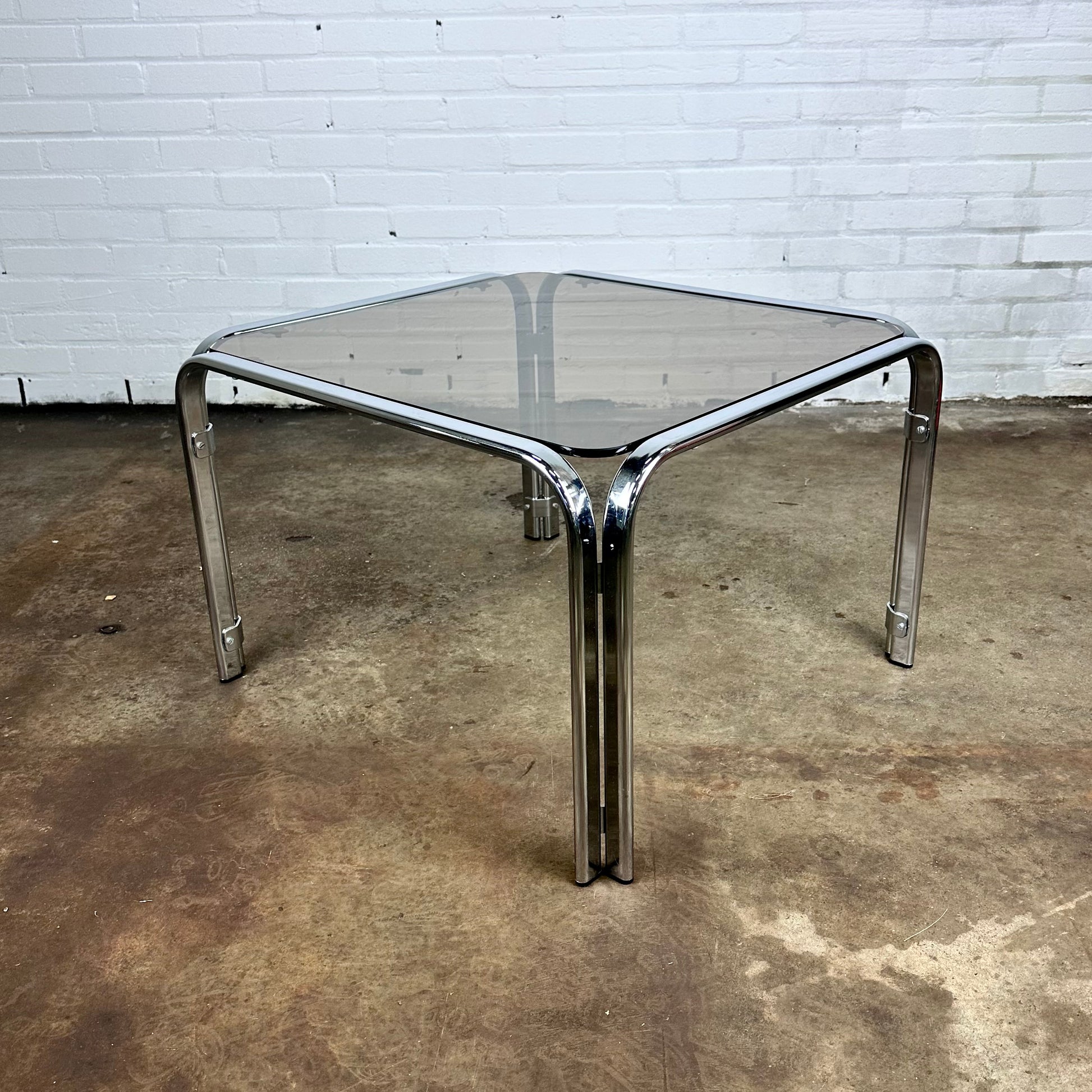 coffee-table-with-smoke-glass-chrome-frame-1