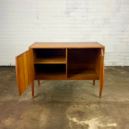 Vintage teak mini dressoir