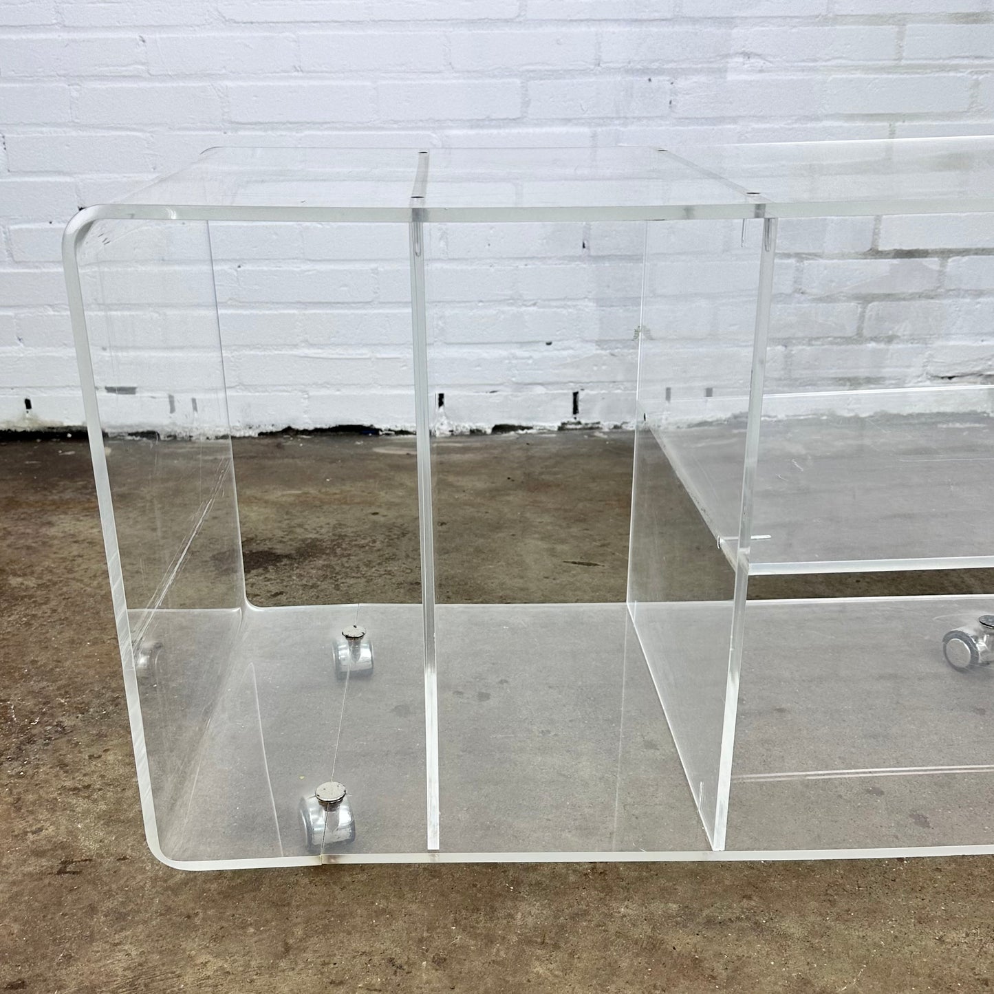 Plexiglas trolley