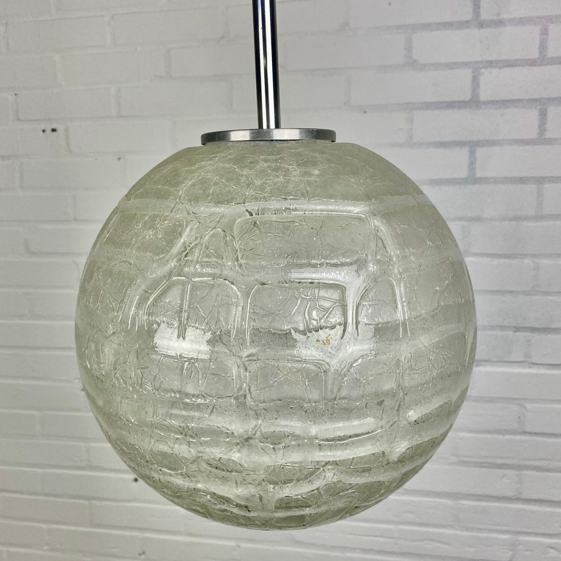 doria-globe-hang-lamp-vintage