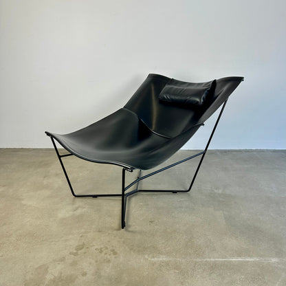 Semana lounge chair by David Weeks