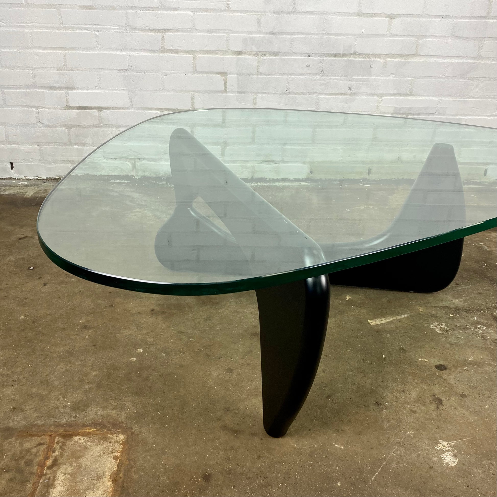 noguchi-coffee-table-vitra