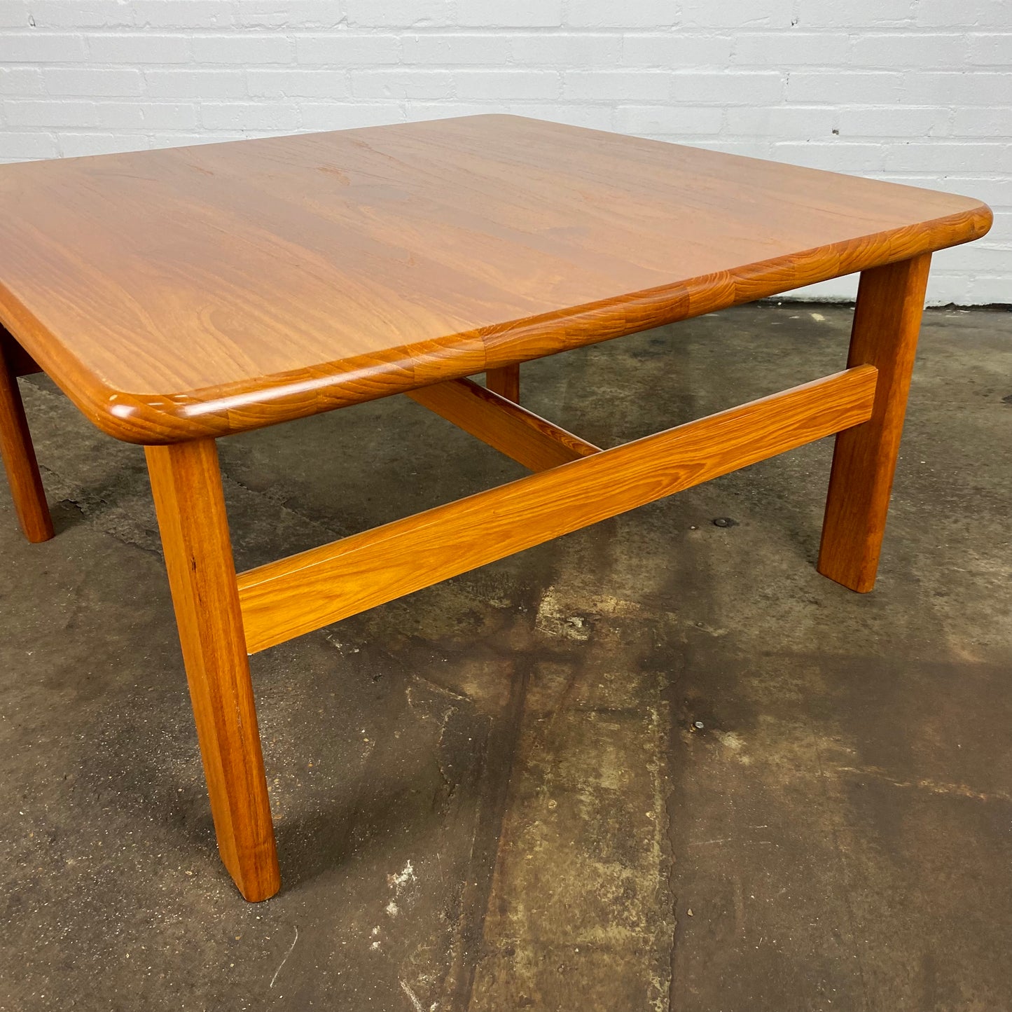 danish-design-teak-coffee-table