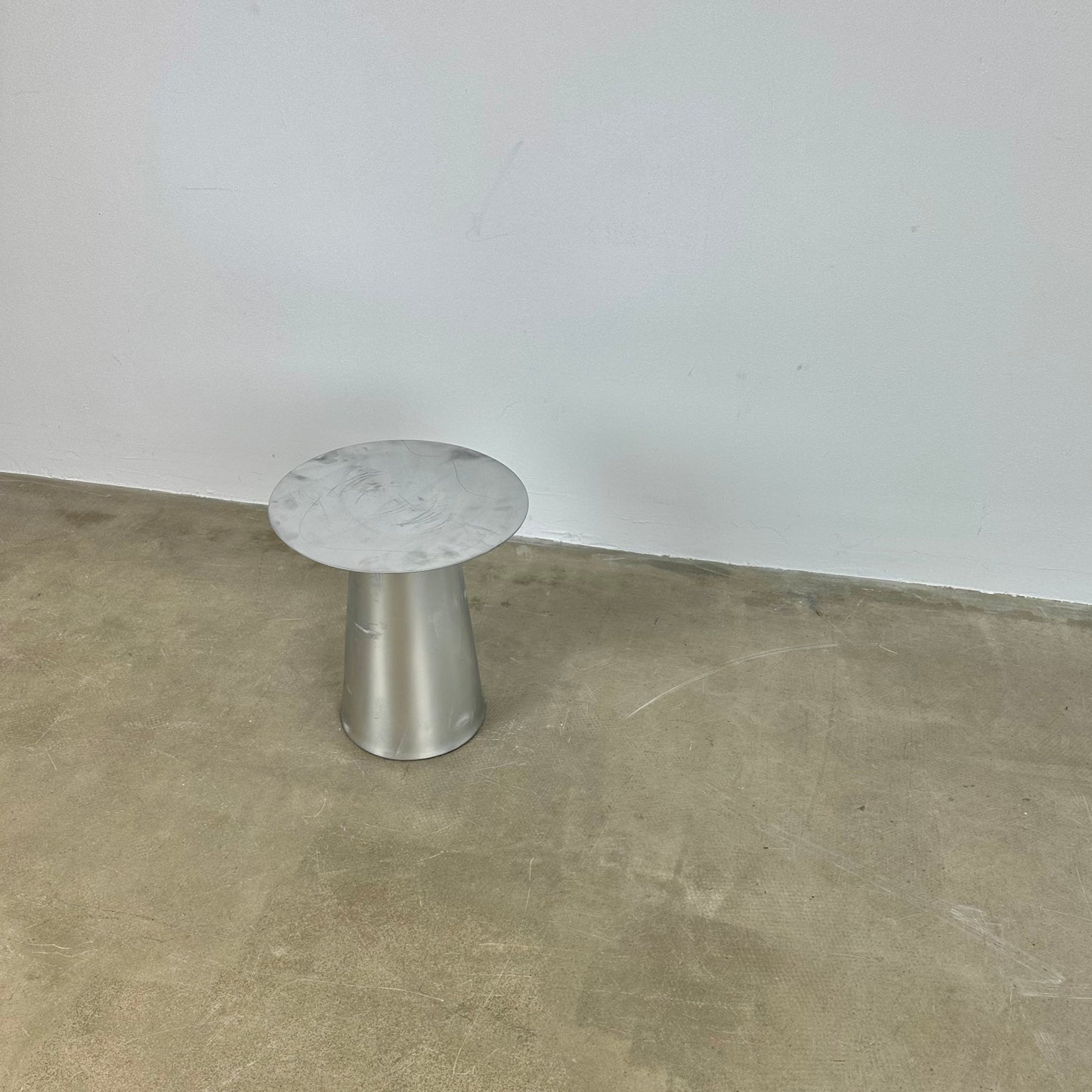 side-table-hay-silver
