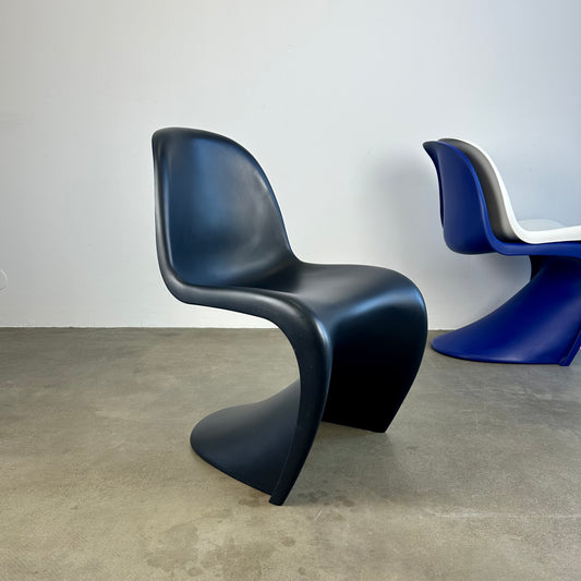 the-black-panton-chair-for-vitra