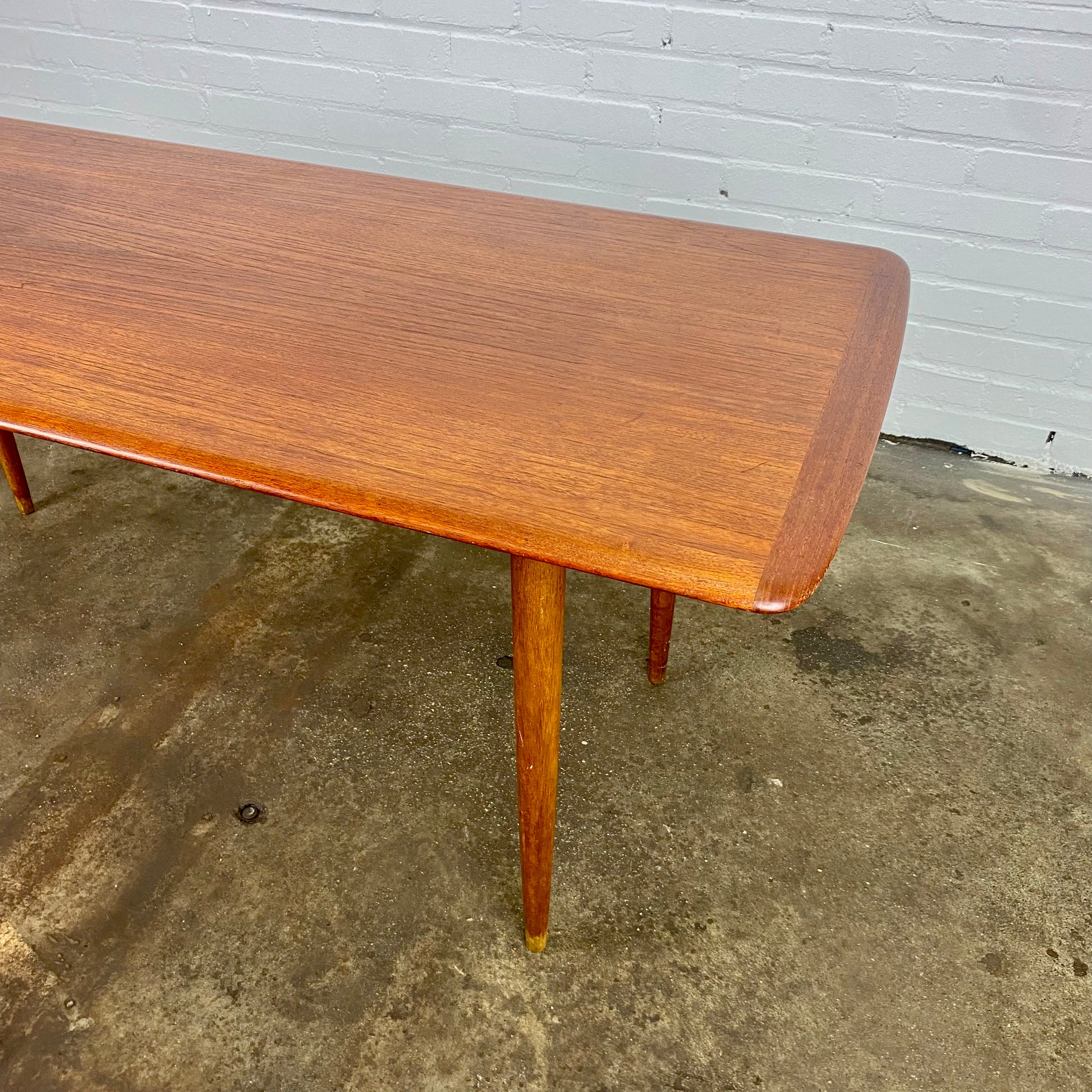 alberts-tibro-coffee-table-teak-salon-tafel