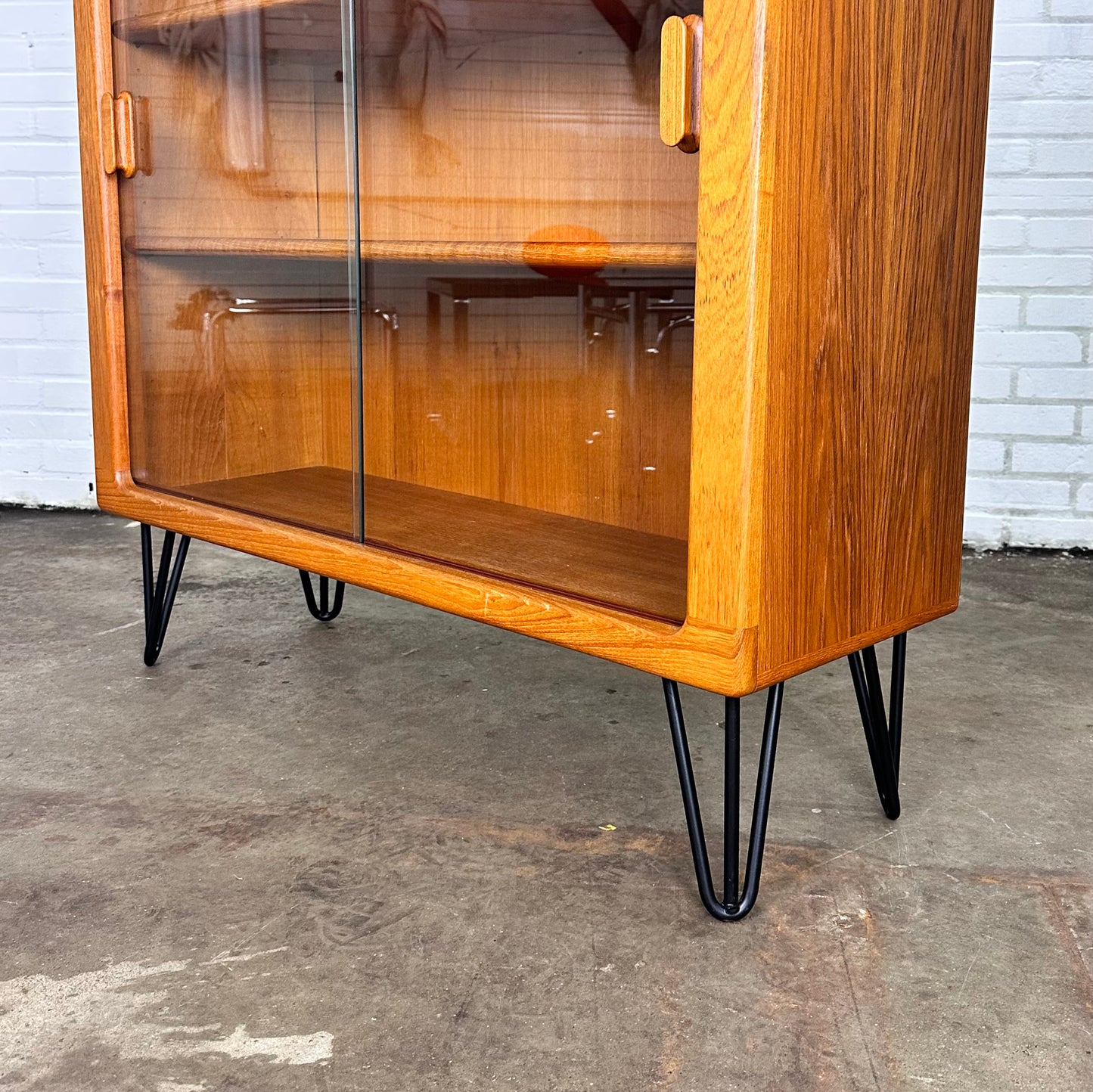 Mid Century Dyrlund display cabinet