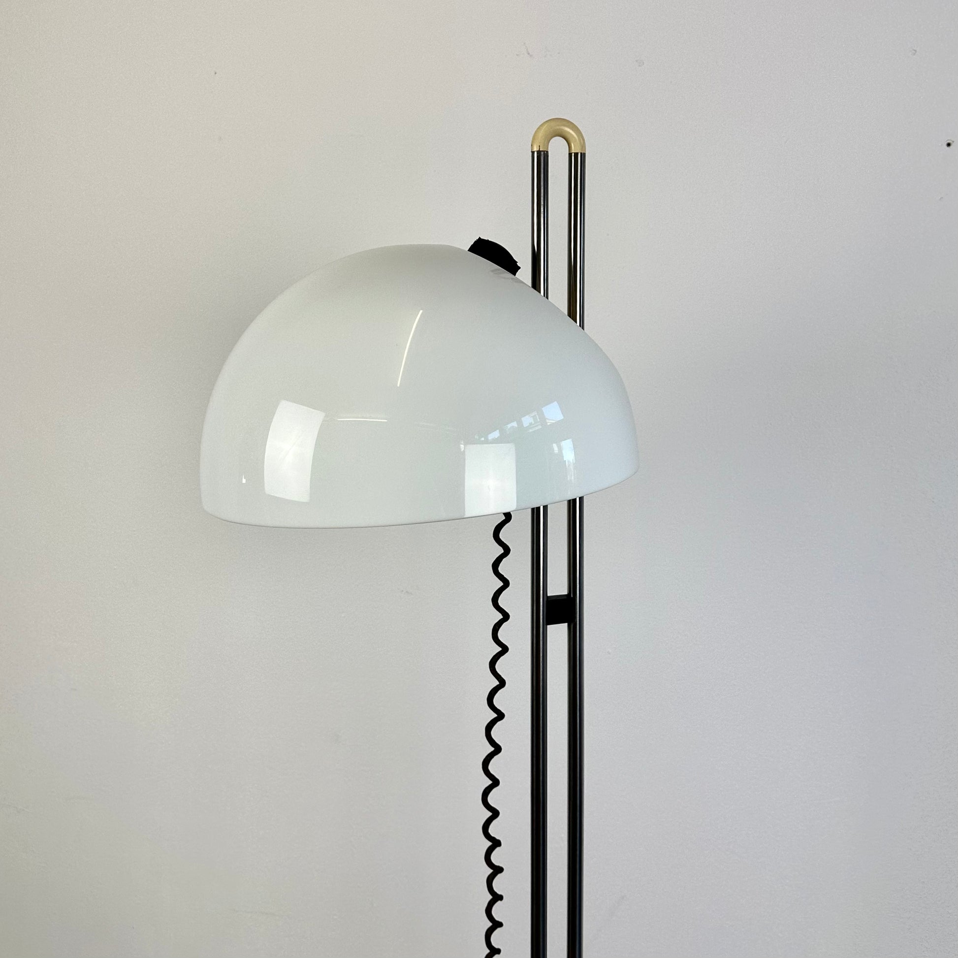 kartell-floorlamp-by-carlo-santi