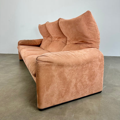 Peach Cassina Maralunga sofa by Vico Magistretti