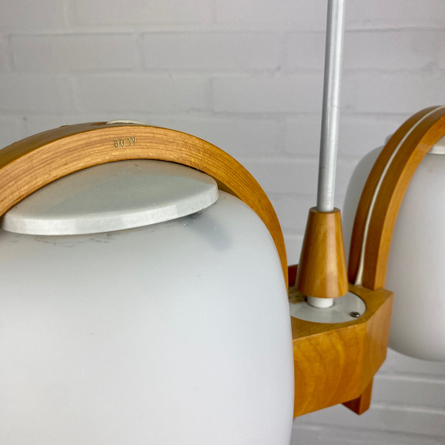 bow-teak-hanging-lamp-with-opel-glass