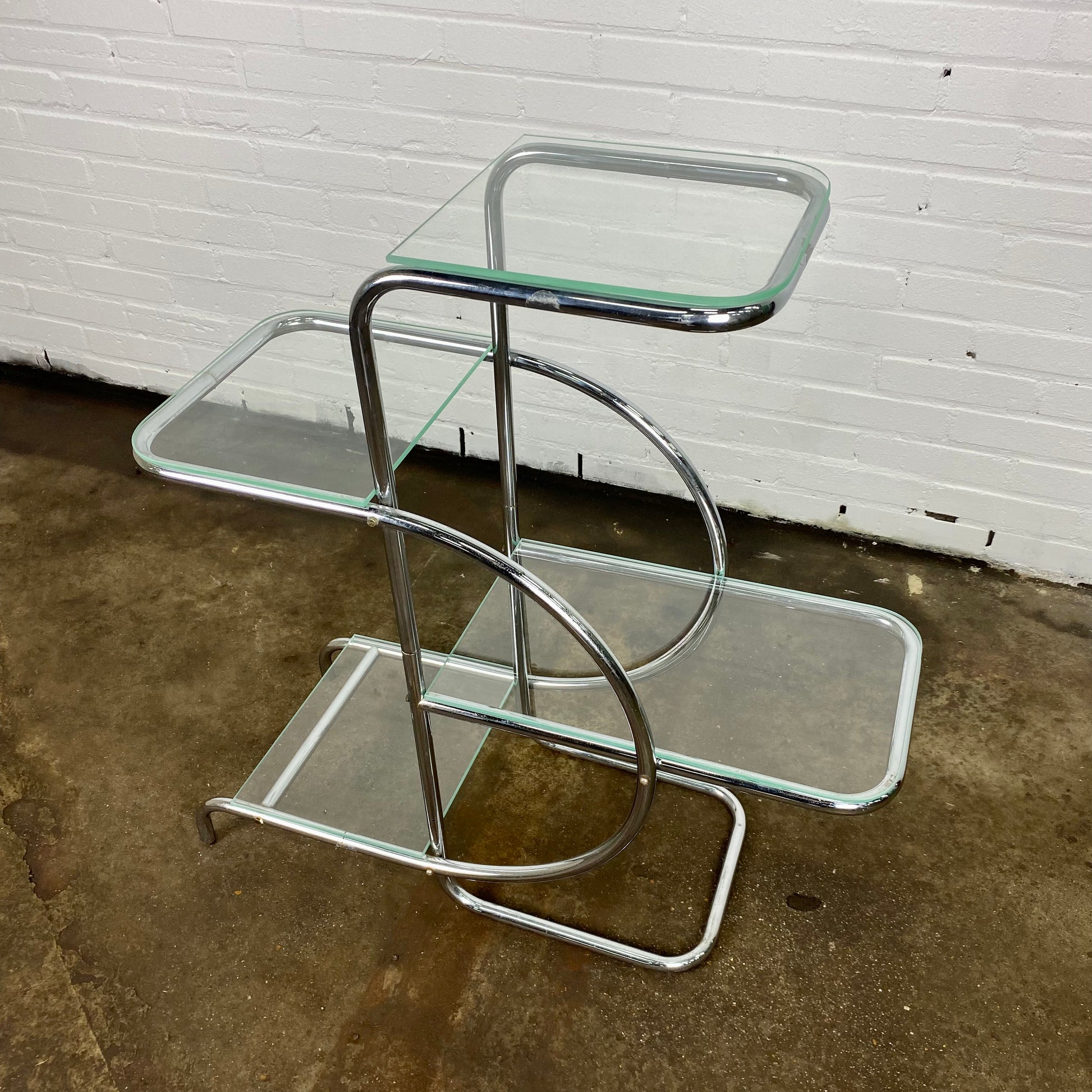 orginele-bauhaus-tubular-frame-etagere-plant-stand