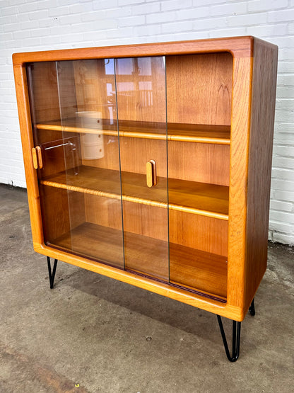 Mid Century Dyrlund display cabinet