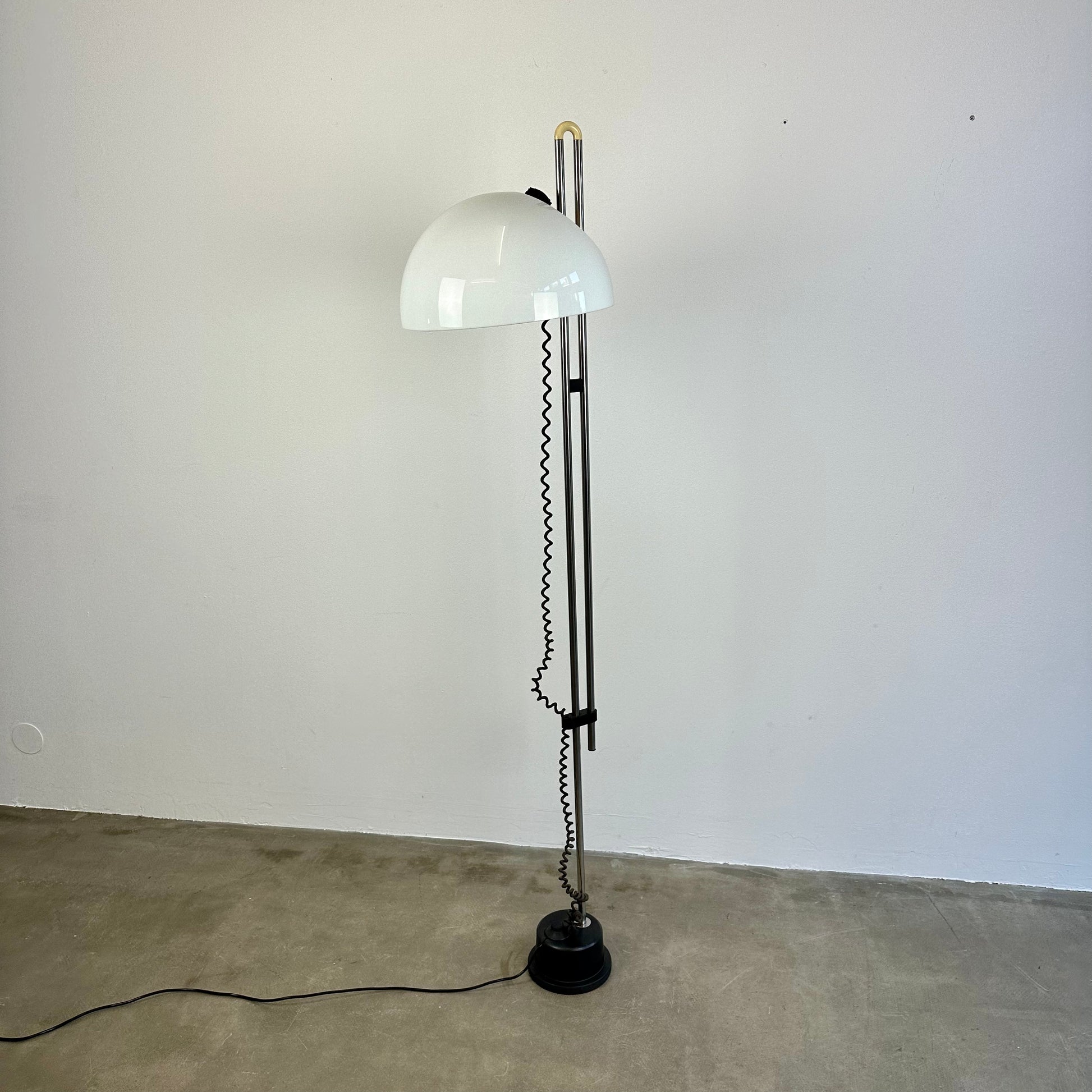 kartell-floorlamp-by-carlo-santi