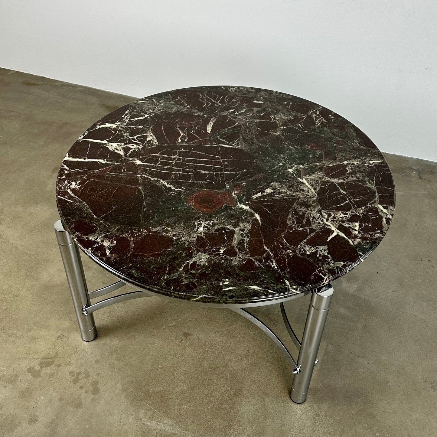 Coffee table red marble