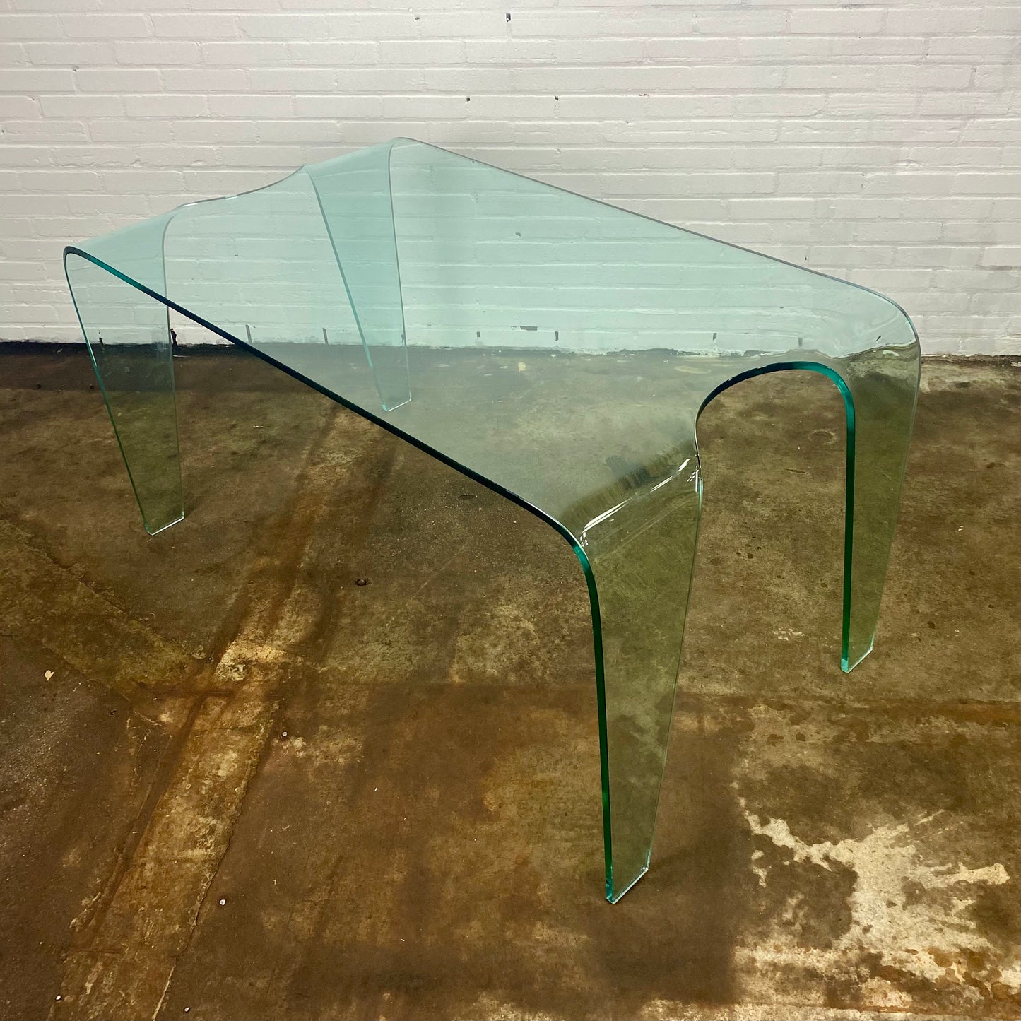 curved-glass-dining-table-vintage-design