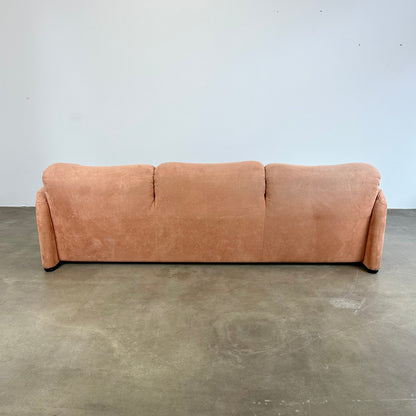 Peach Cassina Maralunga sofa by Vico Magistretti