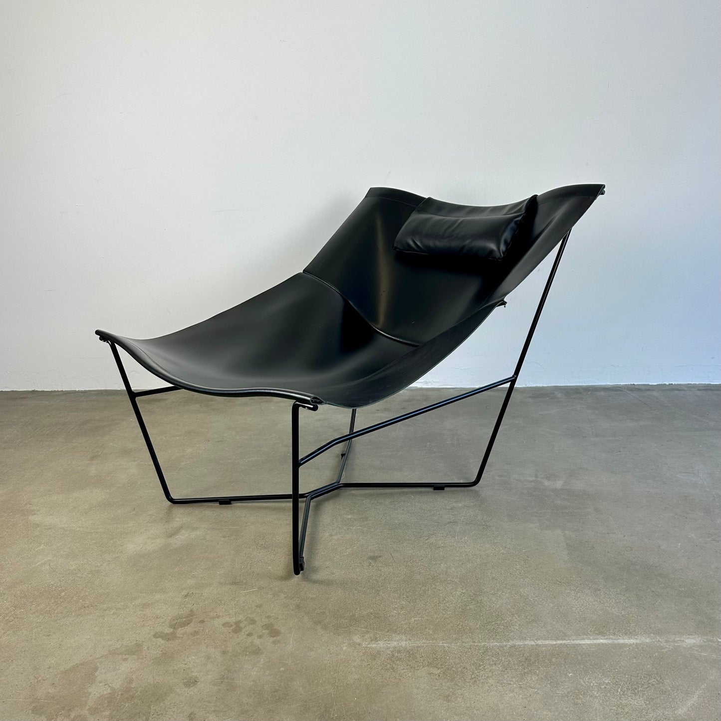 Semana lounge chair by David Weeks