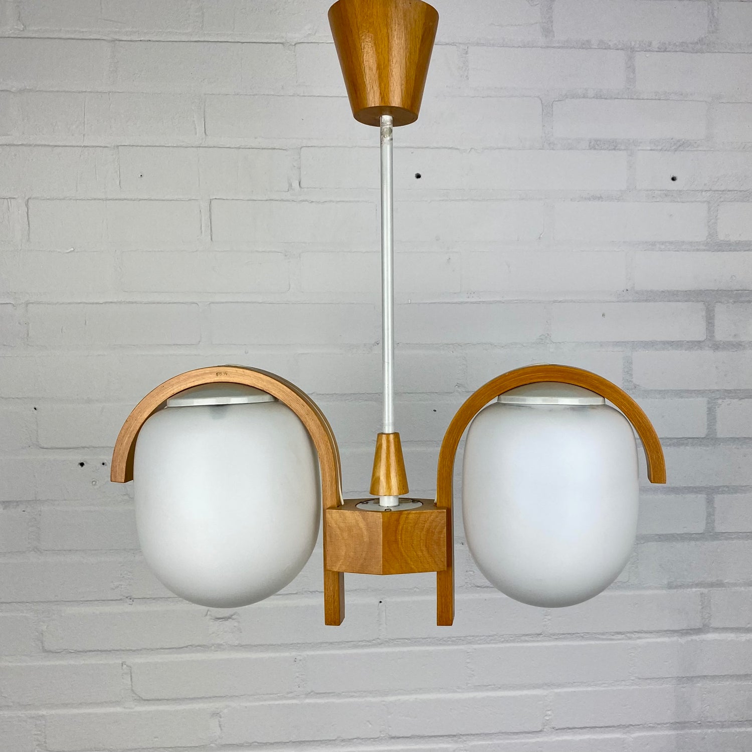 bow-teak-hanging-lamp-with-opel-glass