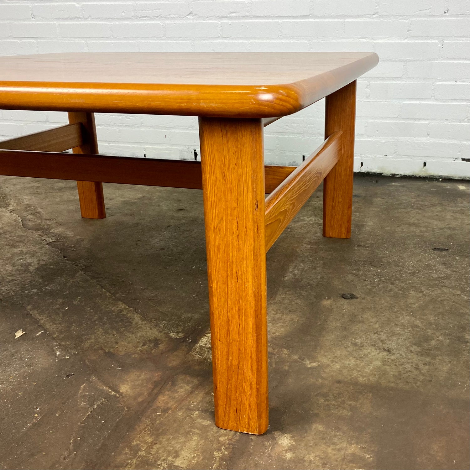 danish-design-teak-coffee-table